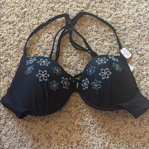 Super cute swimsuit top!